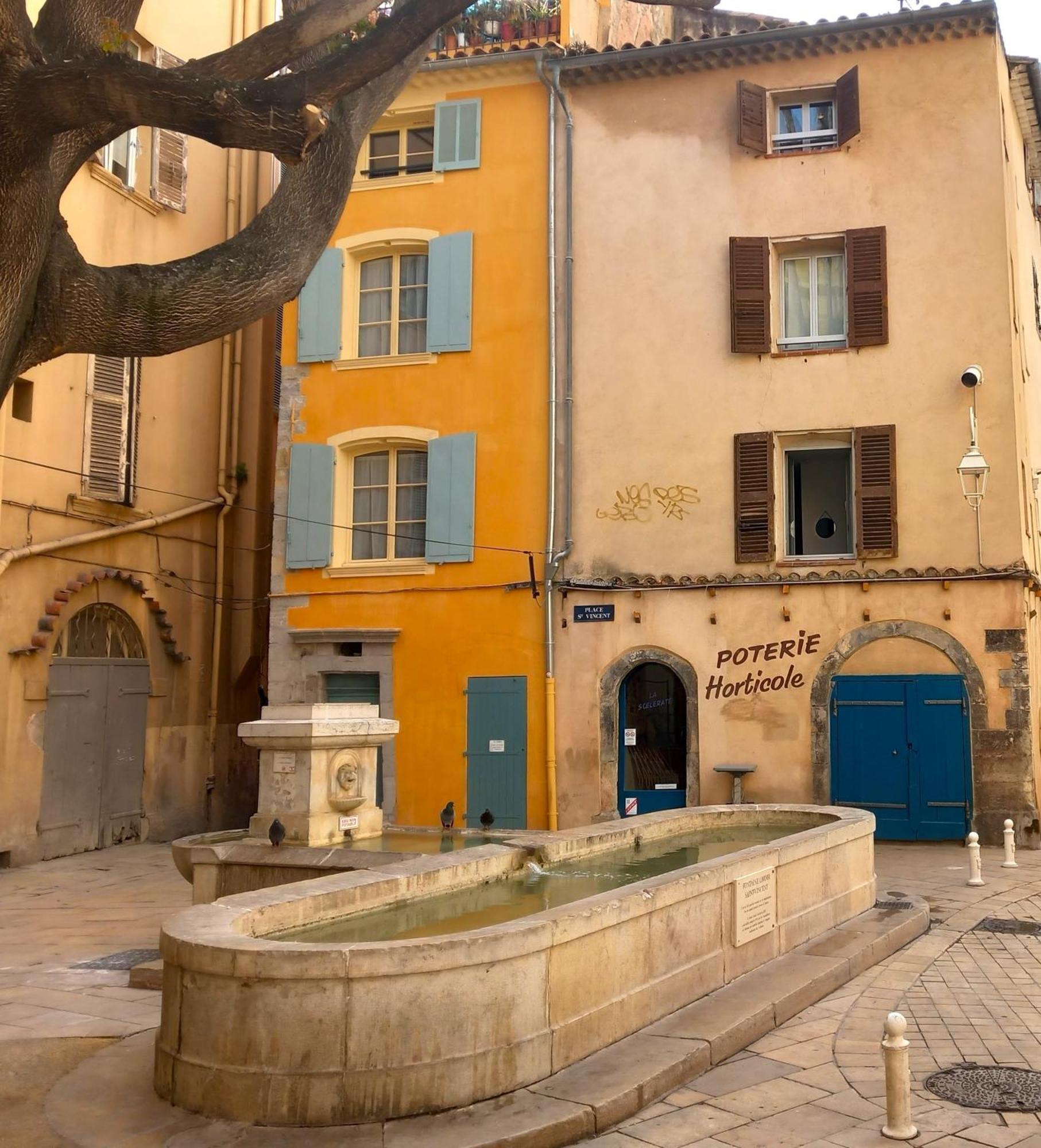 #1 Studio # Place Charmante Toulon Luaran gambar